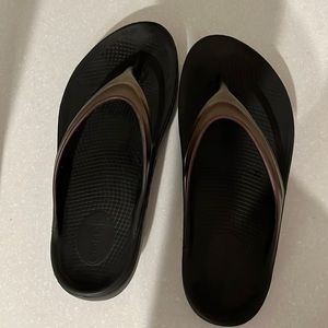 Oofos oolala sandal